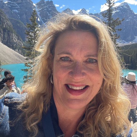 Meet your Posher, Ellie - Picture 1 of 1